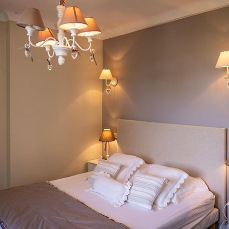 Hotel Domaine De La Clauzure à La Roche-Canillac Extérieur photo